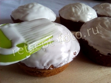 Кулич на кефире с изюмом без дрожжей