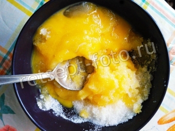 Кулич с мармеладом и орехами