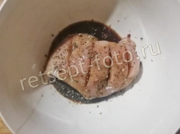 Куриная грудка с помидором и сыром в духовке