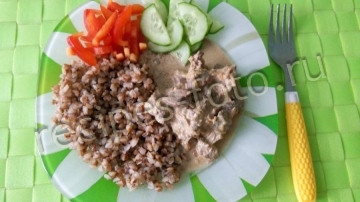 Куриная печень в сметане для детей 1,5 года