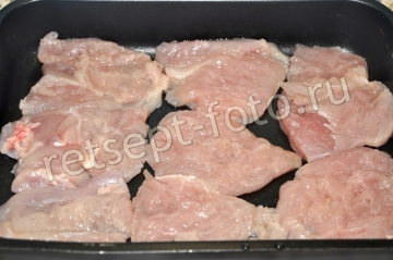 Куриное филе с картошкой и помидорами в духовке