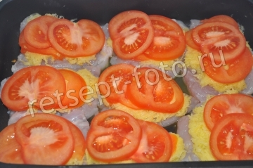 Куриное филе с картошкой и помидорами в духовке