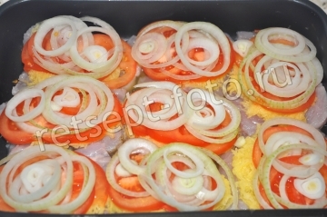 Куриное филе с картошкой и помидорами в духовке