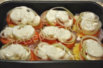 Куриное филе с картошкой и помидорами в духовке