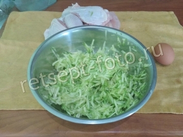 Куриные котлеты с кабачком