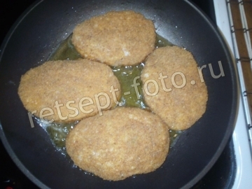 Куриные котлеты с кабачком и манкой