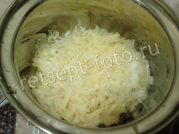Куриные котлеты с кабачком и овощами в духовке