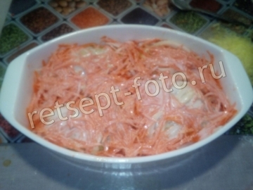 Куриные котлеты с кабачком и овощами в духовке