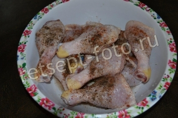 Куриные ножки с грибами в духовке