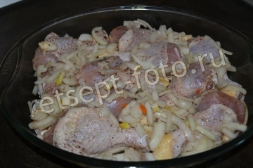 Куриные ножки с грибами в духовке