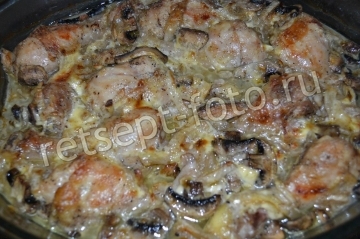 Куриные ножки с грибами в духовке