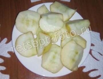 Куриные ножки с яблоками в духовке