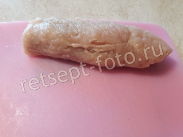 Куриные рулетики с грибами, сыром и курагой в духовке