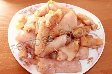 Куриные рулетики с сыром на праздничный стол