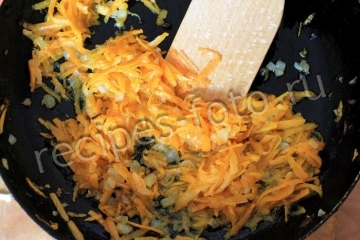 Куриный суп с яйцом и вермишелью
