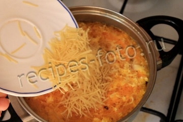 Куриный суп с яйцом и вермишелью
