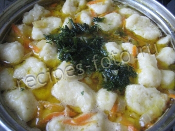 Куриный суп с картофельными клецками