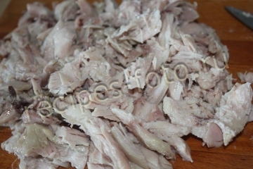 Куриный суп с помидорами и капустой