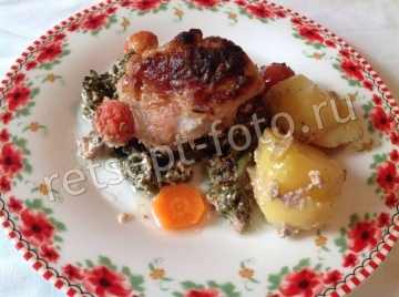 Курица с картошкой и брокколи в духовке