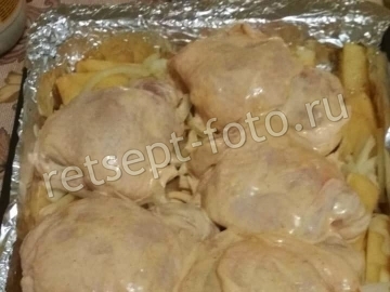 Курица с картошкой и майонезом на противне