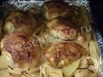 Курица с картошкой и майонезом на противне