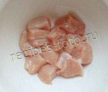 Курица с картошкой и вишней со сметаной в духовке в рукаве