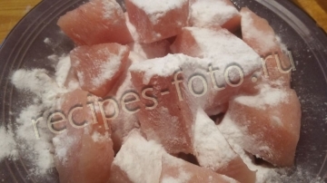 Курица с лимоном жаренная на сковороде