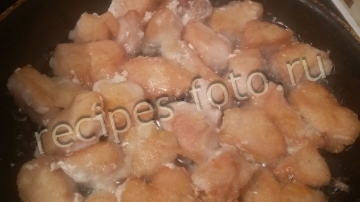 Курица с лимоном жаренная на сковороде
