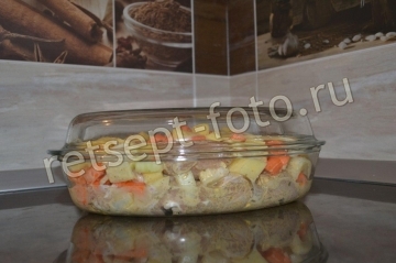 Курица с овощами и майонезом в духовке