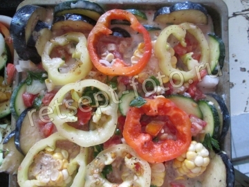 Курица с овощами в кляре в духовке