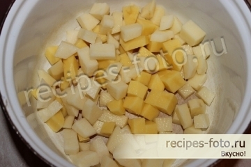 Курица в духовке в рукаве с картофелем овощами и грибами
