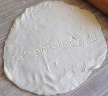 Курник с курицей и грибами из слоеного теста и блинов