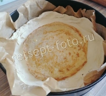 Курник с курицей и грибами из слоеного теста и блинов