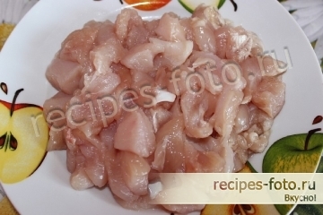 Вкусная курочка с сыром и перцем на сковороде