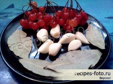 Квашеная капуста кусками со свеклой и хреном без уксуса