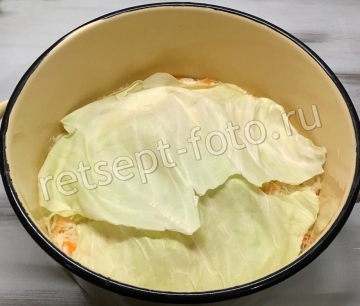Квашеная капуста с яблоками в кастрюле