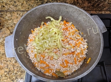 Лапша с курицей и овощами детям от 2-х лет