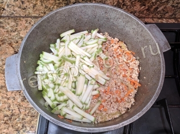 Лапша с курицей и овощами детям от 2-х лет