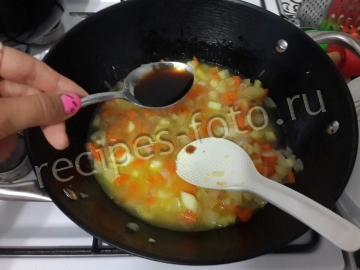 Лапша удон с курицей и овощами