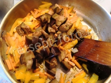 Лапша удон с морепродуктами и овощами