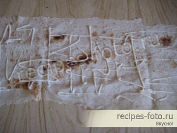 Лаваш с творогом, чесноком и зеленью