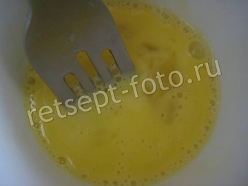 Легкий суп с кабачками и яйцом