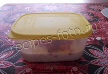 Ленивая овсянка в банке с бананом и йогуртом