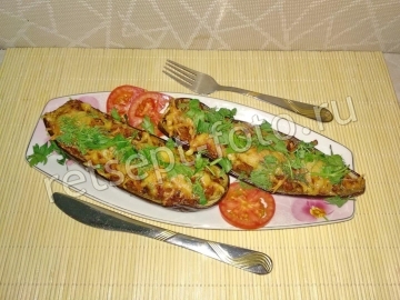 Лодочки из баклажан с грибами и сыром