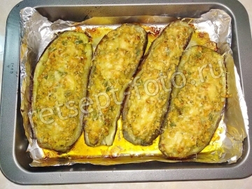 Лодочки из баклажанов фаршированные курицей и сыром