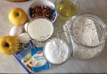Маффины на кефире с яблоками и орехами в силиконовых формочках