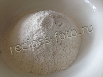 Маффины на кефире с яблоками и орехами в силиконовых формочках