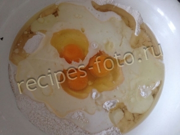 Маффины на кефире с яблоками и орехами в силиконовых формочках