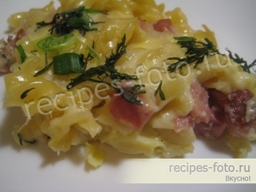 Макаронная запеканка с колбасой и сыром в духовке