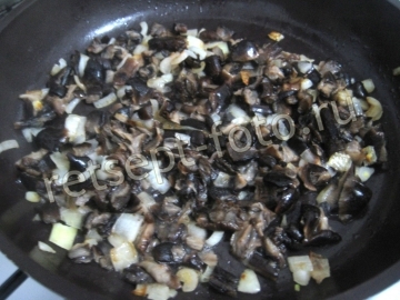 Макароны гнезда с грибами и сыром